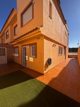 Casa adosada en alquiler en Churra en Murcia