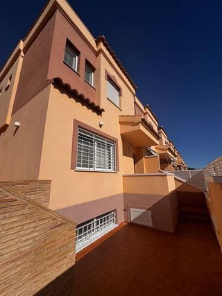 Casa adosada en alquiler en Churra en Murcia