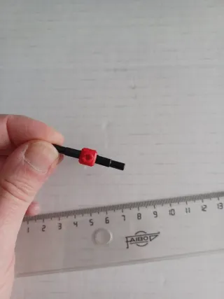 Playmobil martillo neumático rojo y negro