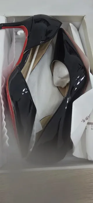 Zapatos de tacón negros charol número 39