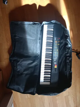 Teclado Yamaha PSR -F52 Piano