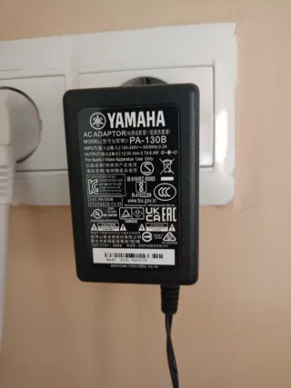 Teclado Yamaha PSR -F52 Piano