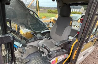 Excavadora Volvo EC220DL