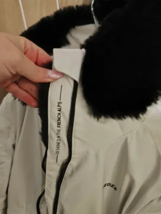 Chaquetón de montaña blanco y negro