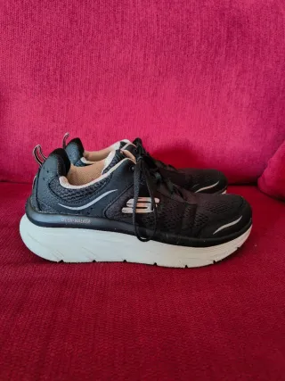 Skechers D'Lux Walker Zapatillas Negras y rosas