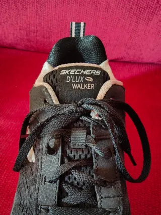 Skechers D'Lux Walker Zapatillas Negras y rosas