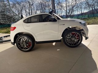 Coche eléctrico infantil Mercedes AMG