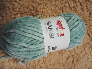 5 ovillos Katia Bambi n328 verde claro