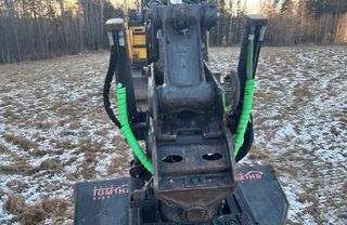 Excavadora Volvo ECR145EL con Cuchara