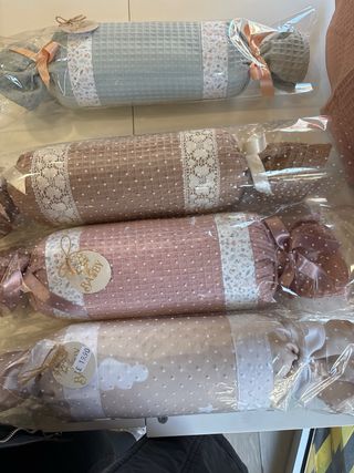 Cojín antivuelco para bebé hecho a mano