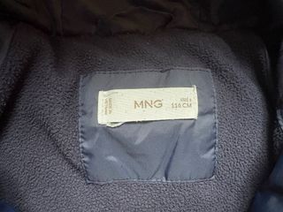 Anorak azul acolchado y con capucha - Mango