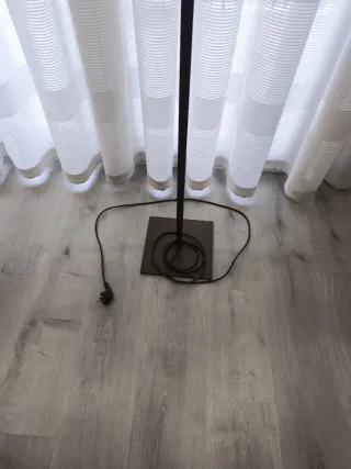 Lámpara de pie moderna