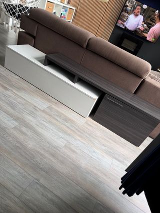 Mueble salón TV madera y tela