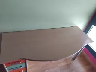 Escritorio juvenil con cajones