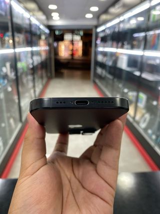 iPhone 16 Pro 128GB Negro Titanio