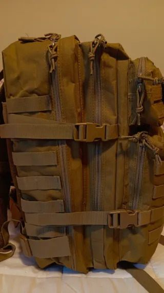 Mochila Táctica 45L Caqui + reflectante