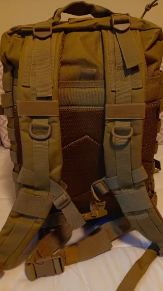 Mochila Táctica 45L Caqui + reflectante