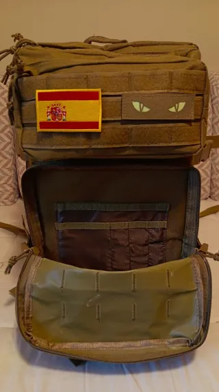 Mochila Táctica 45L Caqui + reflectante