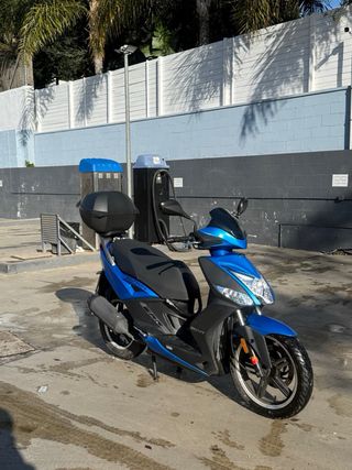 Kymco 50cc Scooter Azul/Negro