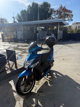Kymco 50cc Scooter Azul/Negro