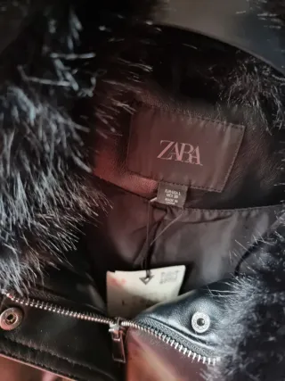 Cazadora Zara Negra con etiqueta Talla L
