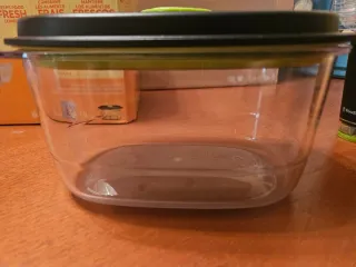 FoodSaver Portátil + Recipiente (Para Reparar)