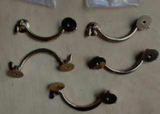 Lote de tiradores vintage metálicos y dorados