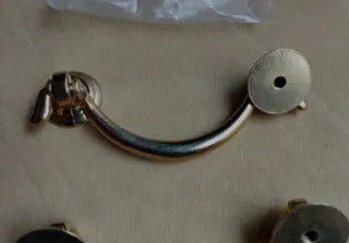 Lote de tiradores vintage metálicos y dorados