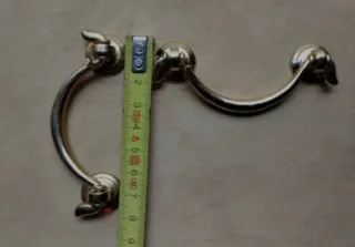 Lote de tiradores vintage metálicos y dorados