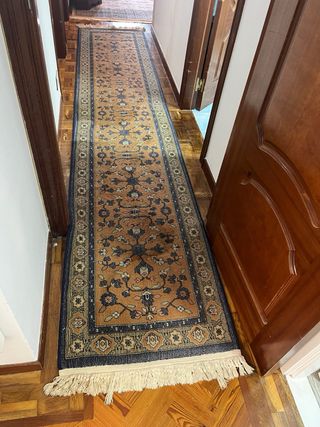 Alfombra Pasillo Lana Naranja y Azul pálidos.