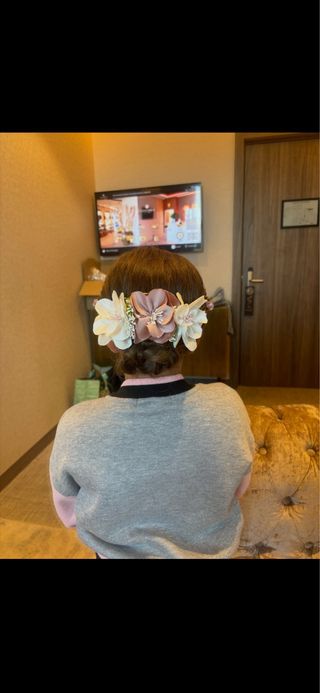 Corona de ceremonia flores rosa empolvado y blanco