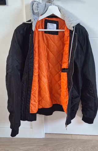 Cazadora Bomber Bershka Talla M