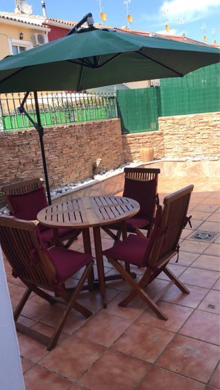 Conjunto de mesa y sillas de jardín