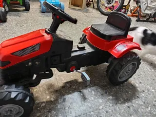 Tractor infantil a pedales PILSAN rojo
