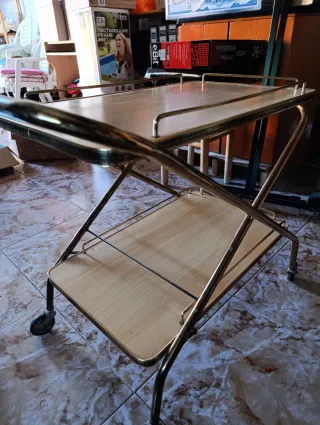 Camarera Metálica y Madera