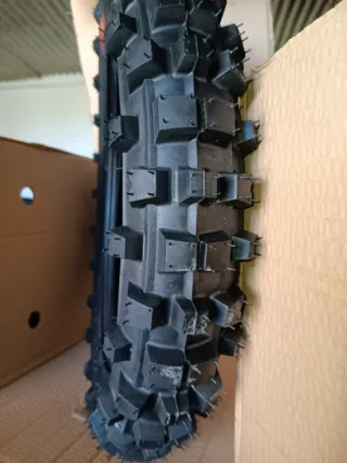 Neumático Minicross Pit Bike.