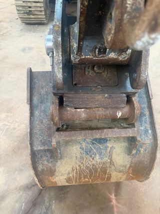 Pala Volvo ECR88D 8.5 tn