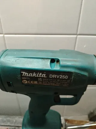Remachadora eléctrica Makita DRV250