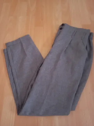 Pantalones grises