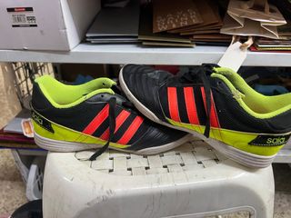 Zapatillas Adidas Futsala Negras y Amarillas