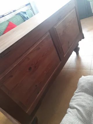 Arcón o baúl antiguo de madera