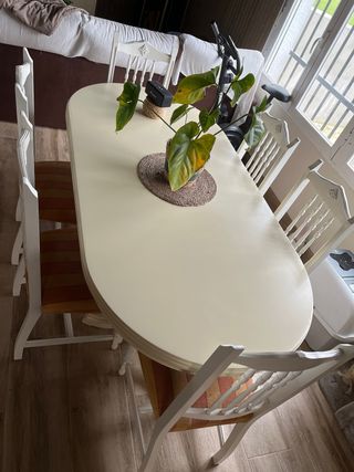 Mesa extensible y 6 sillas