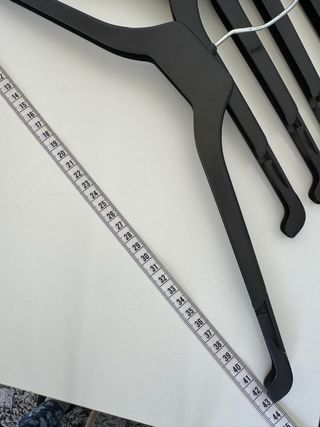 Lote de 9 Perchas Plástico Duro Negras