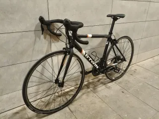 BICICLETA CARRETERA BTWIN TRIBAN 500