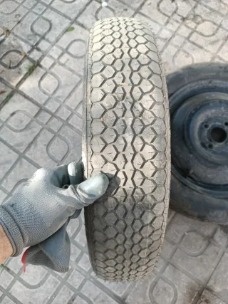 Ruedas de repuesto nuevas 125/80/15  10€ las 2