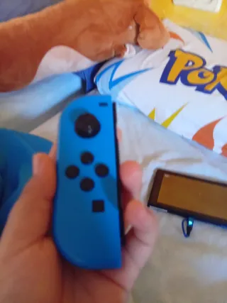 Nintendo Switch Azul y Amarillo con dock y cable