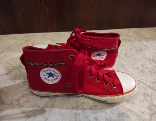 Scarpe tela rosse a scarponcino con zip