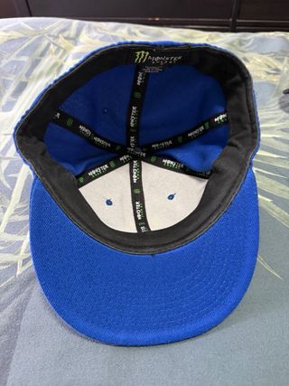 3 Gorras DC Shoes y Monster Energy