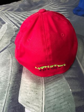 3 Gorras DC Shoes y Monster Energy