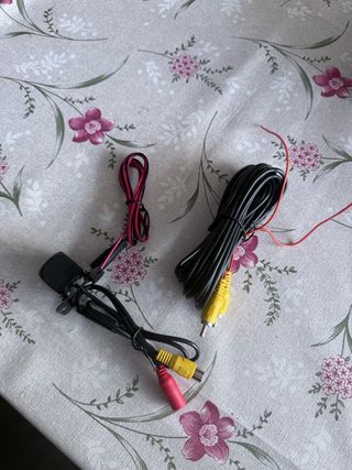 Cámara trasera coche con cables